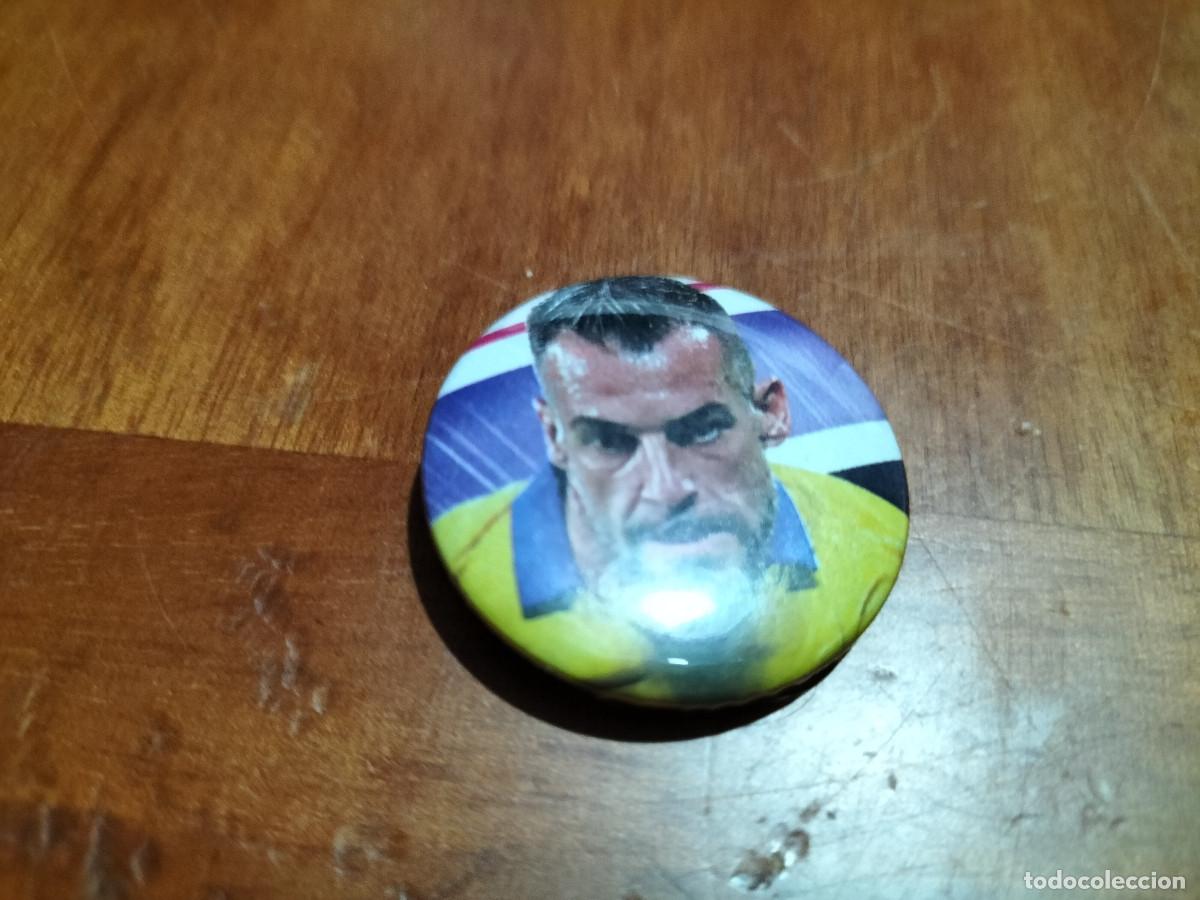 Pins de colecci&oacute;n: NEGREDO. JUGADOR FUTBOL CHAPA. PIN. 0,31 MM. DETR&Aacute;S MET&Aacute;LICA. SIN USO. DIFICIL