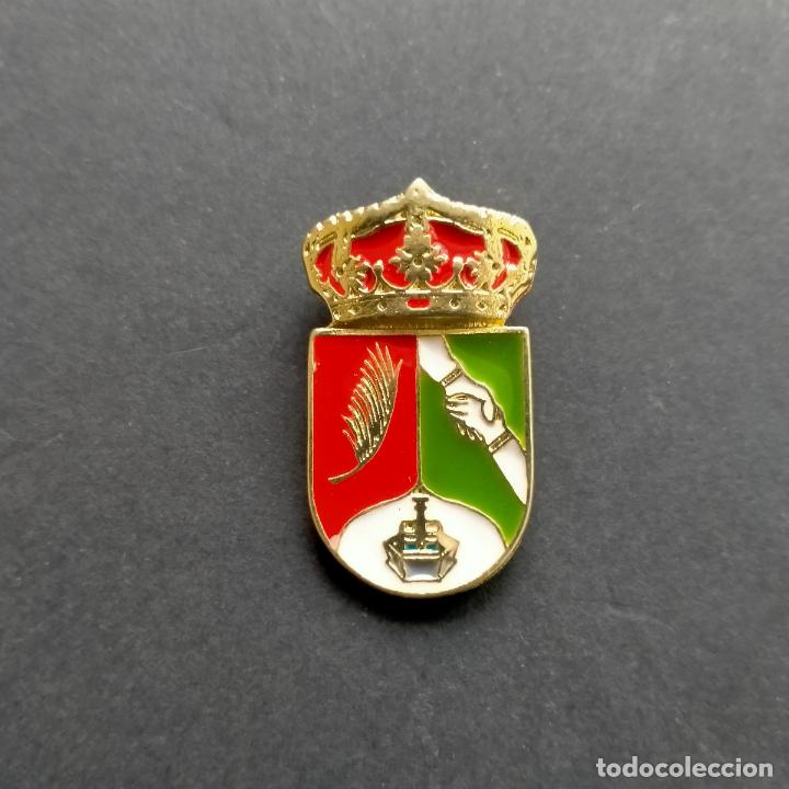 Pins de colecci&oacute;n: pin escudo La Fuente de San Esteban (SALAMANCA)