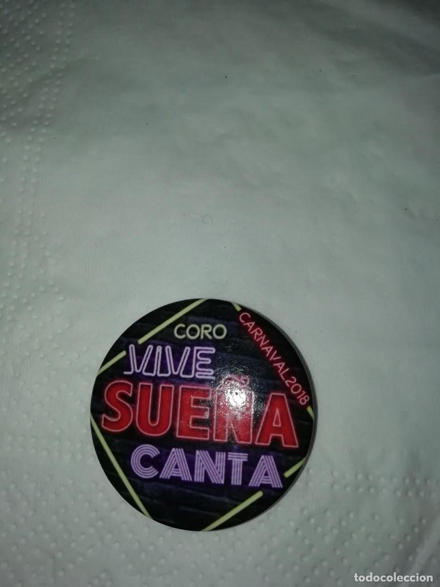 Pins de colecci&oacute;n: Carnaval de C&aacute;diz chapa coro vive sue&ntilde;a canta 2018