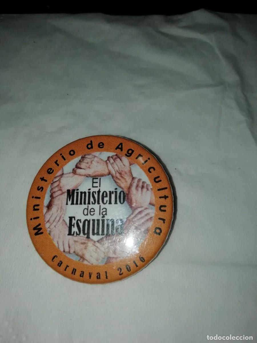 Pins de colecci&oacute;n: Carnaval de C&aacute;diz chapa agrupacion el ministerio de la esquina 2016
