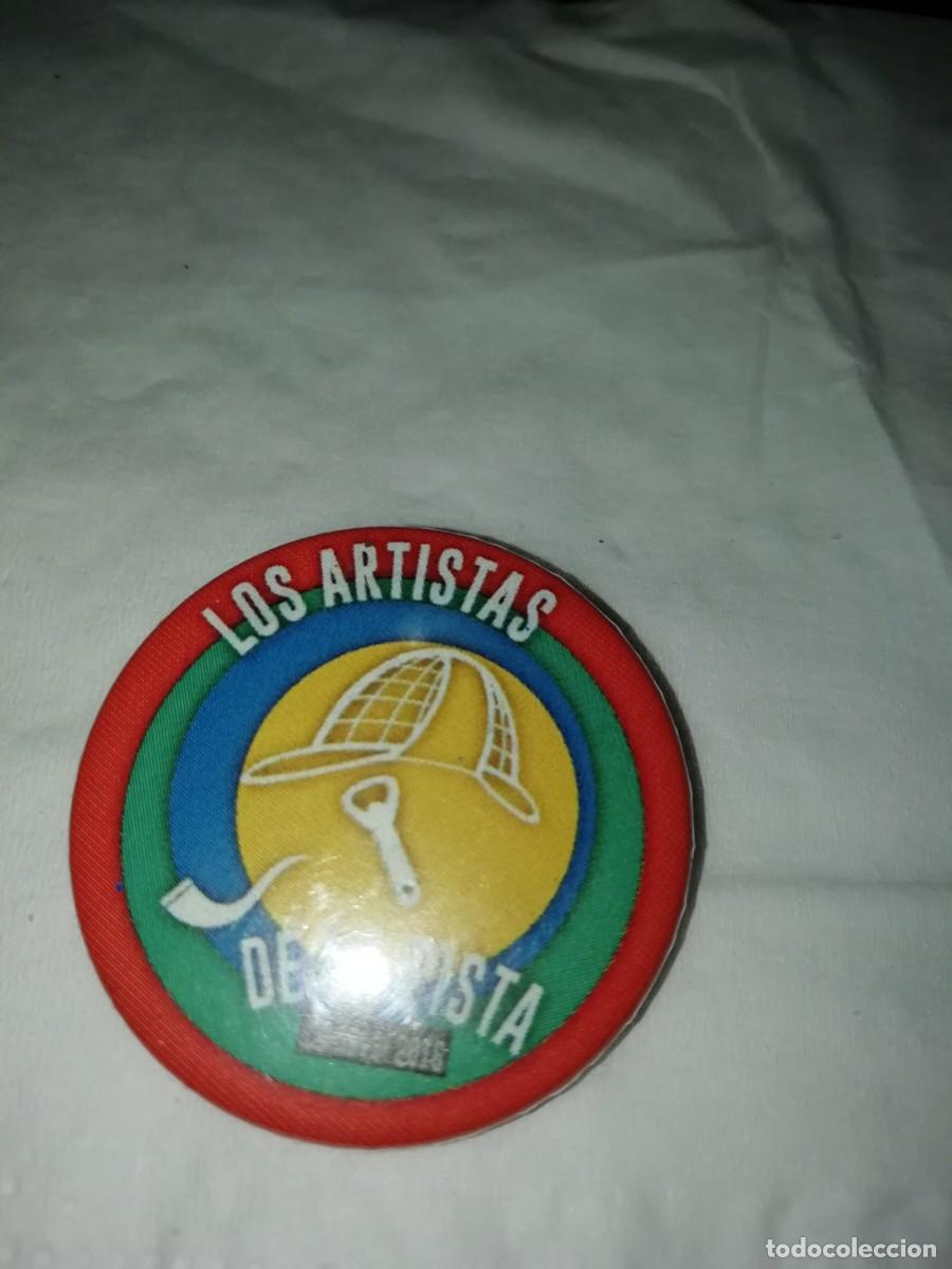 Pins de colecci&oacute;n: Carnaval de C&aacute;diz chapa los artistas de la pista chirigota ilegal 2016