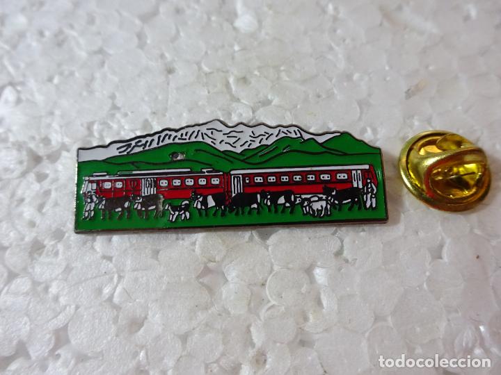 Sammlung von Pins: PIN DE TRENES FERROCARRILES. SUIZA ALPES VACAS TREN