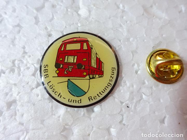 Collection pins: PIN DE TRENES FERROCARRILES. SUIZA L&Ouml;SCH UND RETTUNGSZUG TREN LOCOMOTORA SALVAMENTO