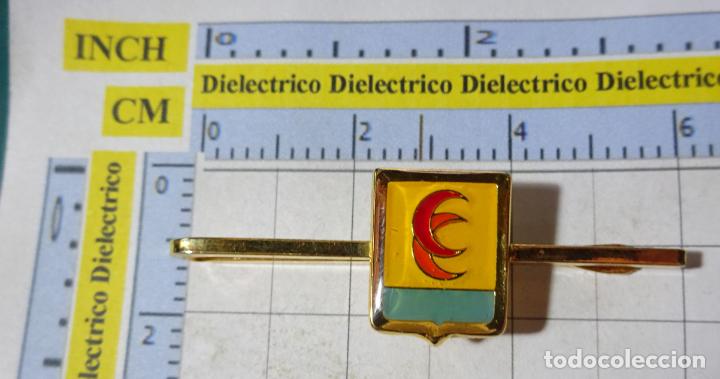 Pins e Spille di collezione: INSIGNIA ALFILER DE CORBATA. AGRUPACI&Oacute;N FIESTAS MOROS Y CRISTIANOS ALCOY?