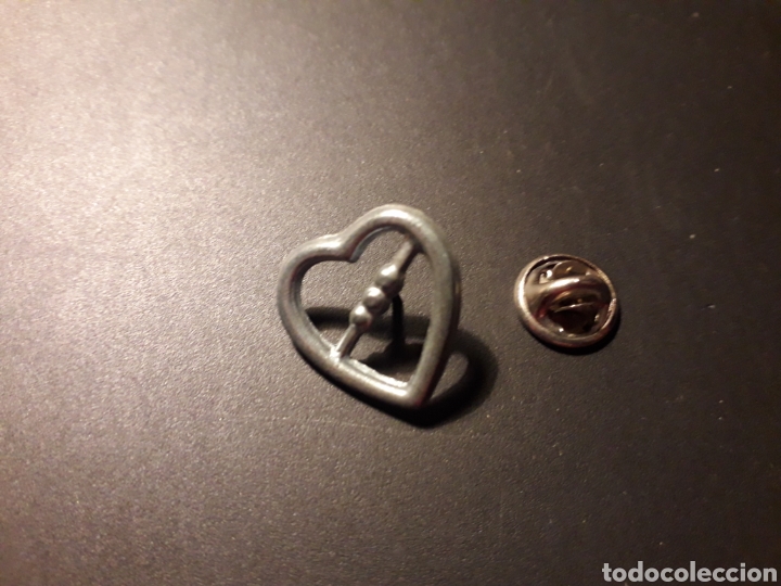 Pins de colecci&oacute;n: PIN CORAZ&Oacute;N PEDIDO M&Iacute;NIMO 3&euro; - Foto 1