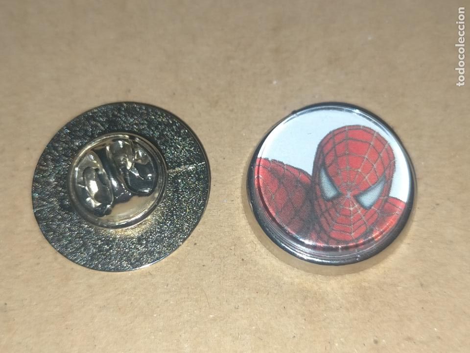 Pins e Spille di collezione: PIN REDONDO METAL - superh&eacute;roes Spider-Man