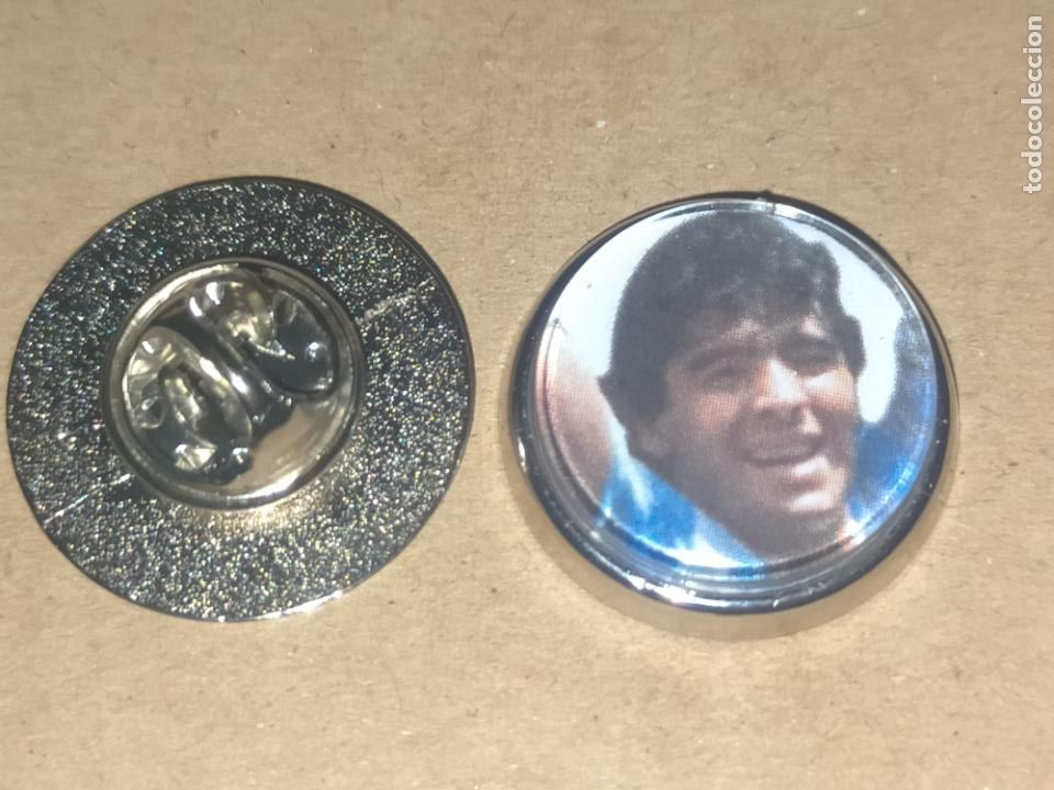 Pins de colecci&oacute;n: PIN REDONDO METAL - f&uacute;tbol futbolista Maradona