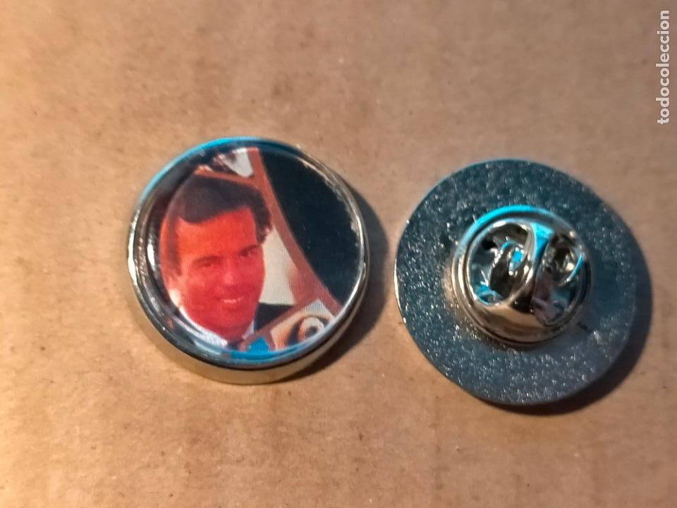 Pins de colecci&oacute;n: PIN REDONDO METAL - CANTANTE JULIO IGLESIAS