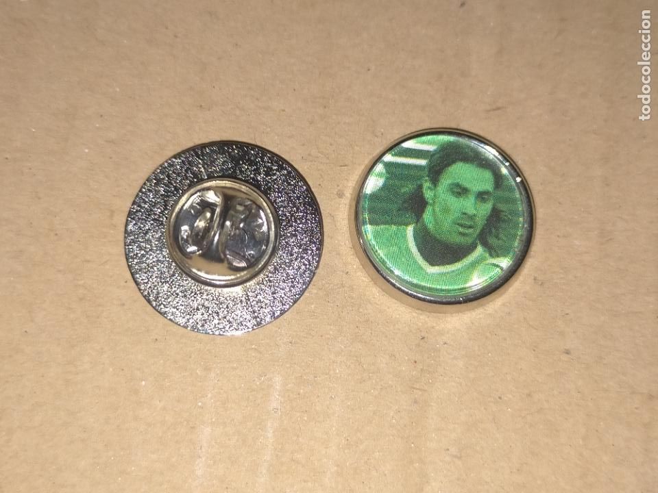 Pin's de collection: pin redondo metal - jugador f&uacute;tbol AWAT