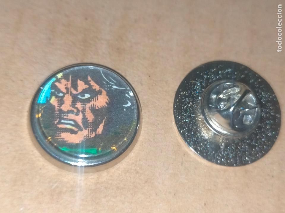 Pins de colecci&oacute;n: pin redondo metal - comic CONAN