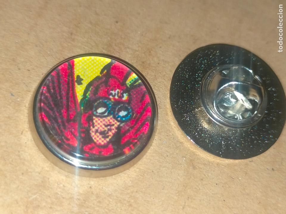 Sammlung von Pins: pin redondo metal - comic HOMBRE ARA&Ntilde;A SPIDERMAN