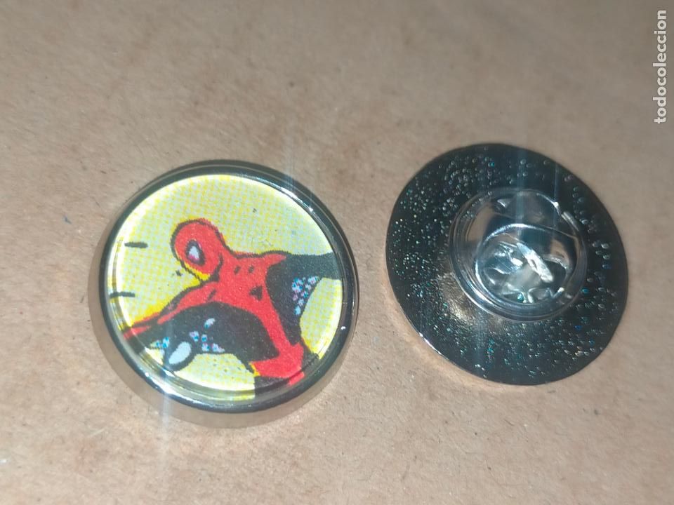 Sammlung von Pins: pin redondo metal - comic HOMBRE ARA&Ntilde;A SPIDERMAN