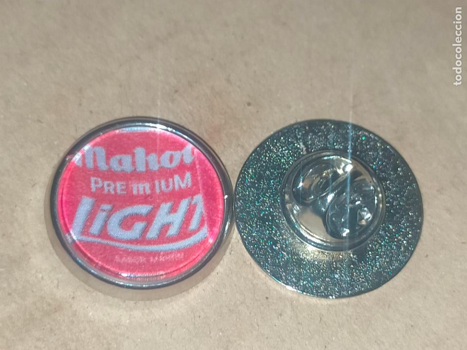 Sammlung von Pins: pin redondo metal - CERVEZA MAHOU LIGHT