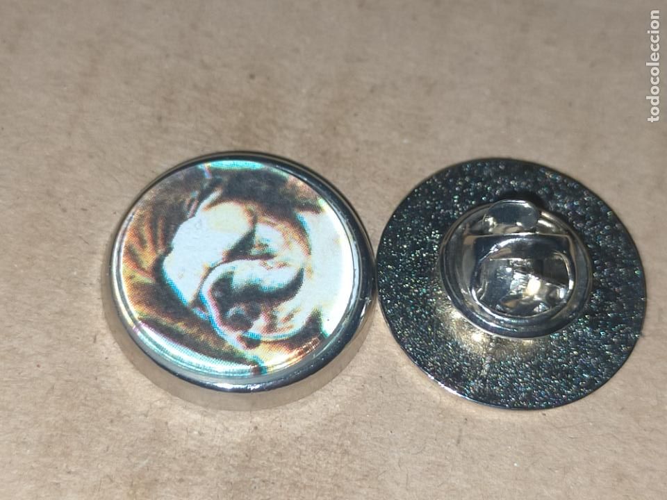 Sammlung von Pins: pin redondo metal - raza canina perro bulldog