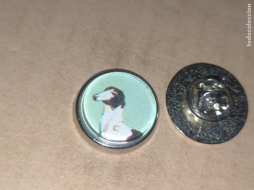 Sammlung von Pins: pin redondo metal - raza canina perro galgo
