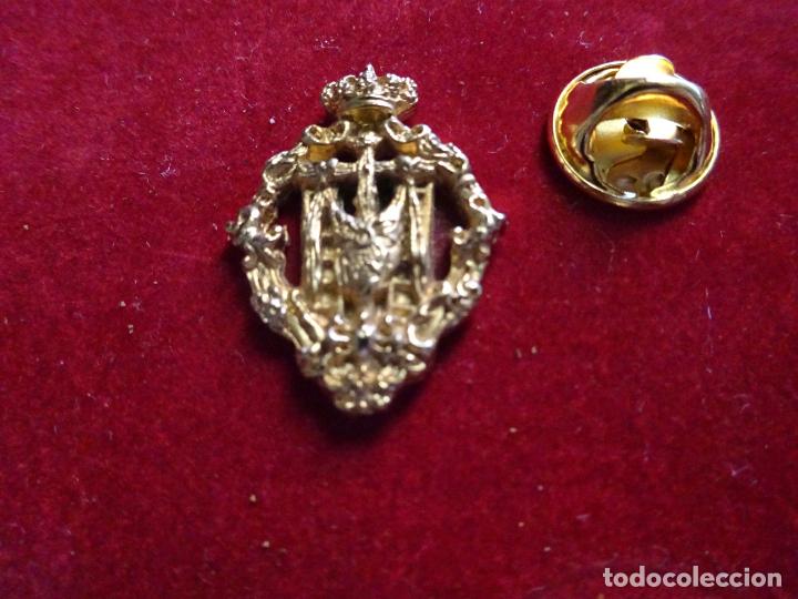 Pins e Spille di collezione: PIN RELIGIOSO SEMANA SANTA DE M&Aacute;LAGA. DESCENDIMIENTO. HER&Aacute;LDICA COFRAD&Iacute;AS HERMANDADES DE PASI&Oacute;N