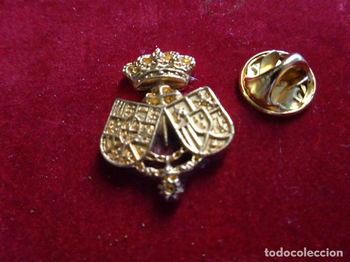 Collection pins: PIN RELIGIOSO SEMANA SANTA DE M&Aacute;LAGA. EL RICO. HER&Aacute;LDICA COFRAD&Iacute;AS HERMANDADES DE PASI&Oacute;N