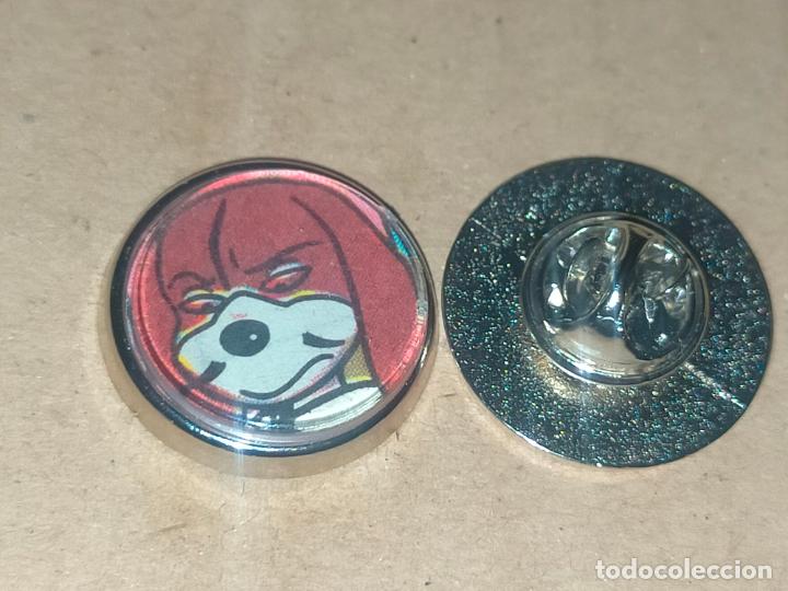 Pin's de collection: PIN REDONDO METAL - PERSONAJES DE DARTACAN D&acute;ARTACAN Y LOS TRES MOSQUETEROS
