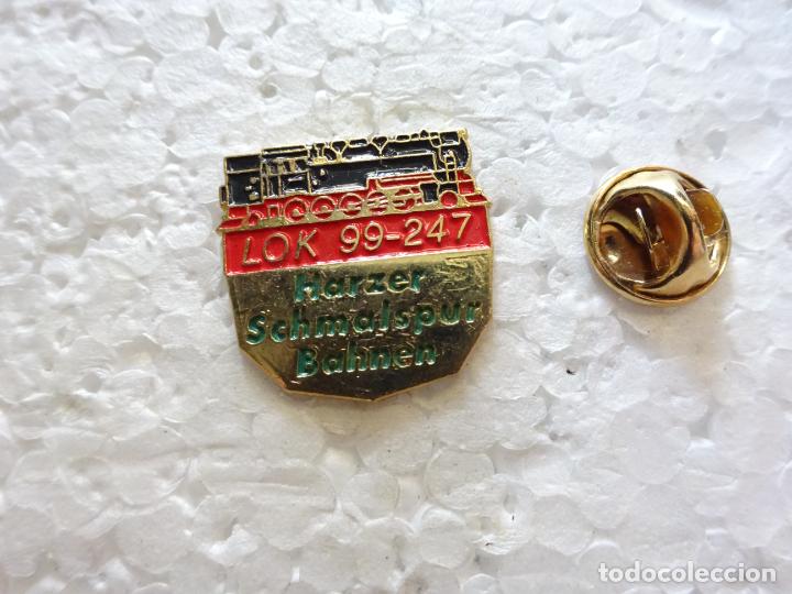 Sammlung von Pins: PIN DE TRENES FERROCARRILES. ALEMANIA. LOK 99 247 HARZER SCHMALSPUR BAHNEN VIA ESTRECHA