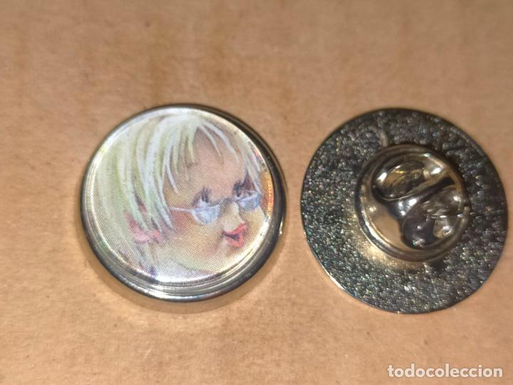 Pin's de collection: PIN REDONDO METAL - FELICITACIONES Y BELENES NAVIDAD ILUSTRADOR FERRANDIZ
