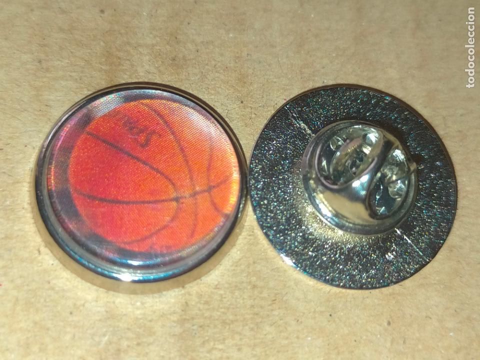 Pins e Spille di collezione: PIN REDONDO METAL - BASKET BALONCESTO