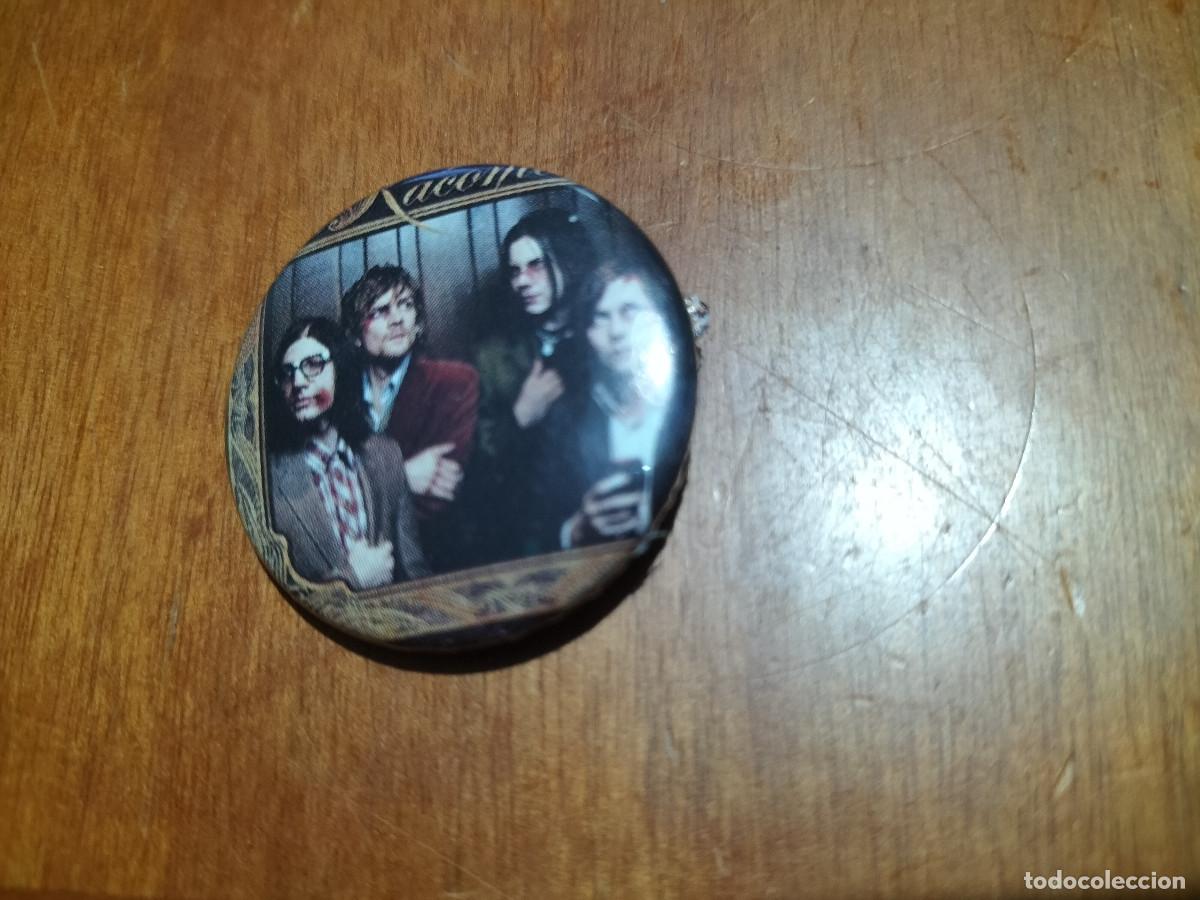 Pins de colecci&oacute;n: RACONTEURS. BROKEN SOLDIERS. M&Uacute;SICA CHAPAS. PIN. 0,31 MM. DETR&Aacute;S MET&Aacute;LICA. SIN USO. DIFICIL