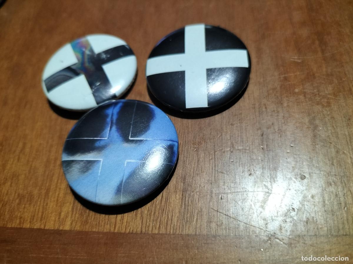 Pins de colecci&oacute;n: THE XX. PORTADAS CDS. M&Uacute;SICA 3 CHAPA. PIN. 0,31 MM. DETR&Aacute;S MET&Aacute;LICA. SIN USO. DIFICIL