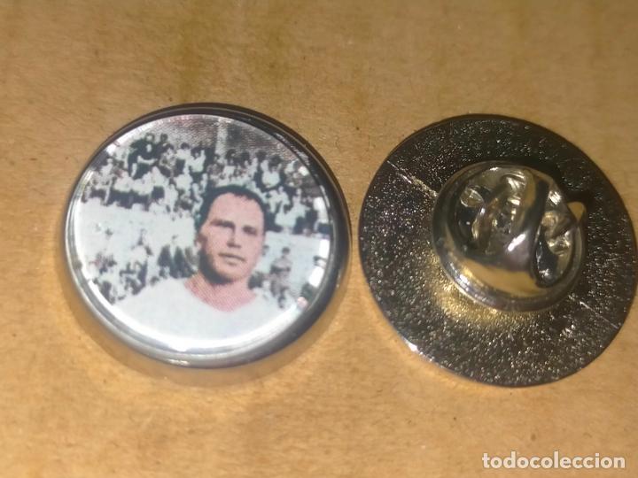 Pins de colecci&oacute;n: PIN REDONDO METAL - FUTBOL JUGADOR DEL EQUIPO REAL MADRID .