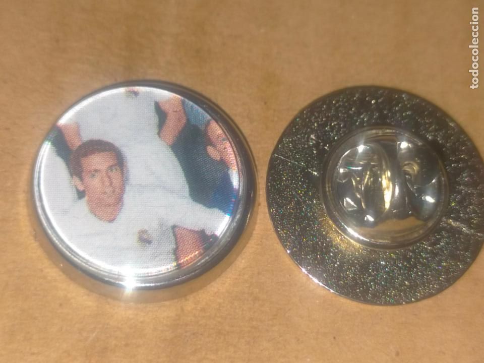Pin's de collection: PIN REDONDO METAL - FUTBOL JUGADOR DEL EQUIPO REAL MADRID .