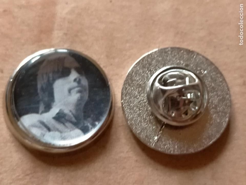 Pins de cole&ccedil;&atilde;o: pin redondo metal - cantante Jackson browne