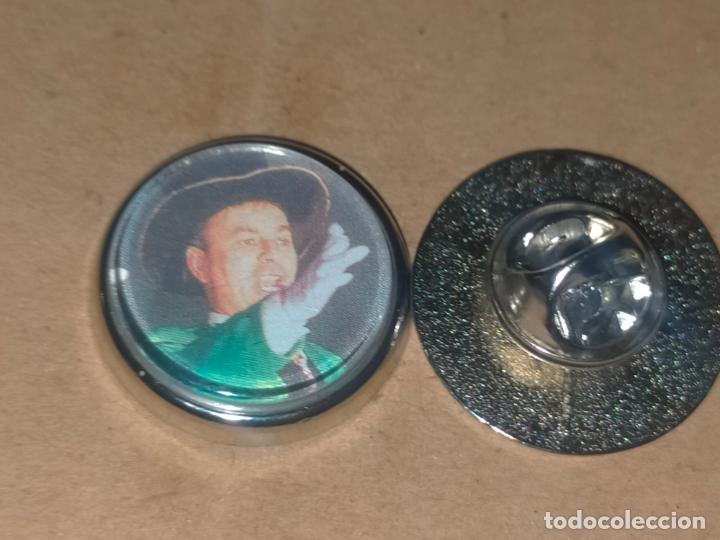 Pins de colecci&oacute;n: pin redondo metal - carnaval de cadiz agrupacion los dedocratas