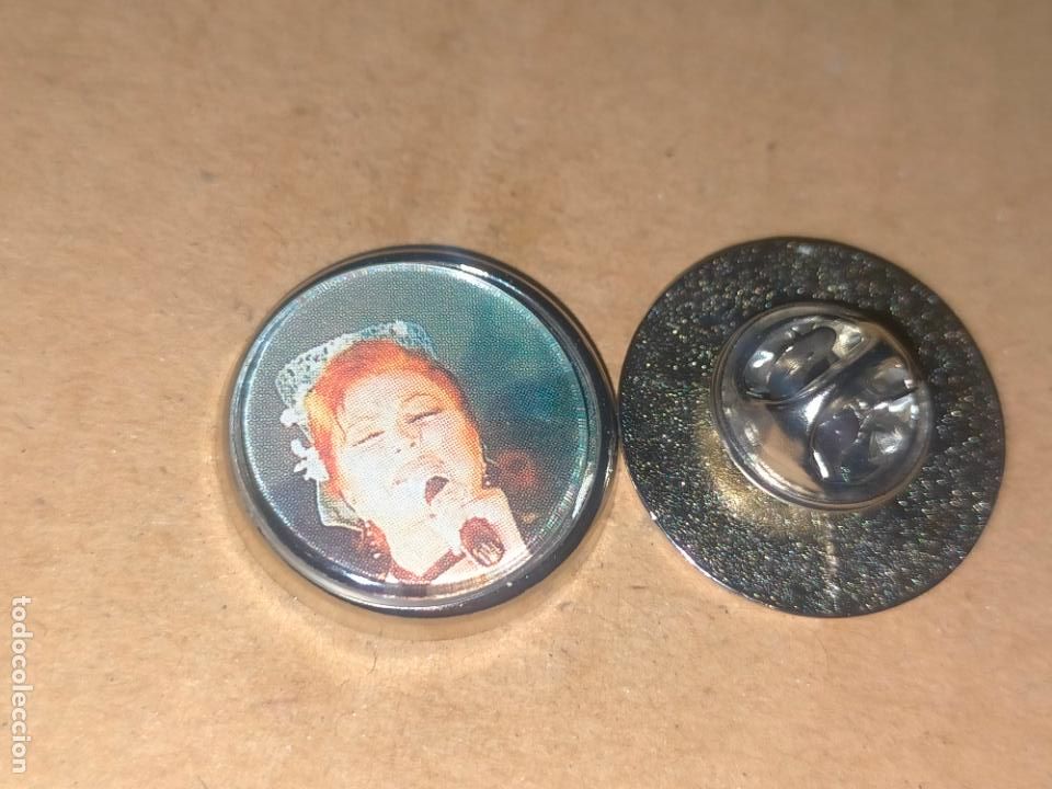 Pins de colecci&oacute;n: pin redondo metal - musica cantante rocio jurado