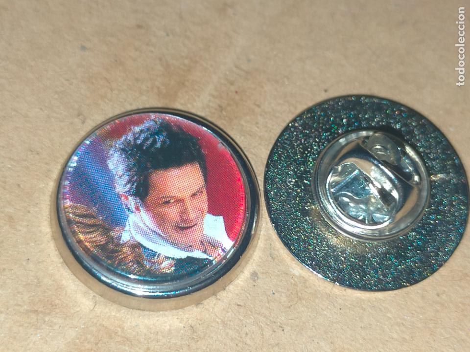 Pins de colecci&oacute;n: pin redondo metal - m&uacute;sica cantante alejandro sanz