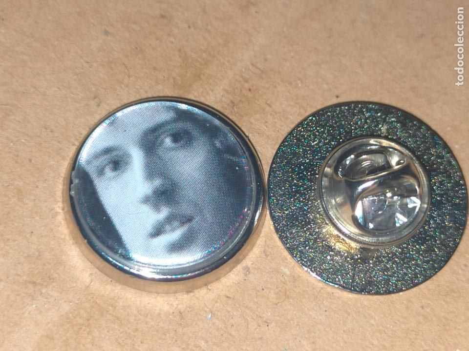 Pins de colecci&oacute;n: pin redondo metal - musica cantante grupo - QUEEN