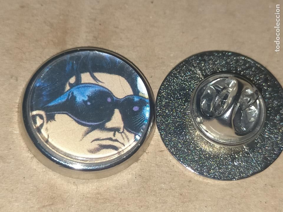 Sammlung von Pins: pin redondo metal - musica cantante grupo - u2