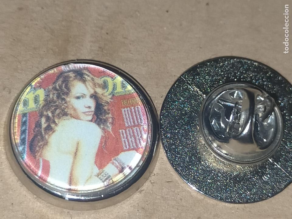 Collection pins: pin redondo metal - musica cantante grupo - Paulina Rubio