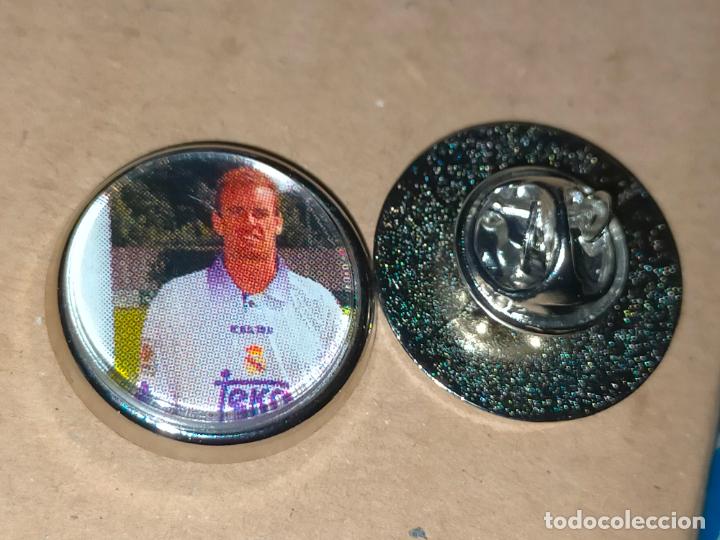 Pins e Spille di collezione: PIN REDONDO METAL - FUTBOL EQUIPO COMPONENTE O JUGADOR DEL REAL MADRID