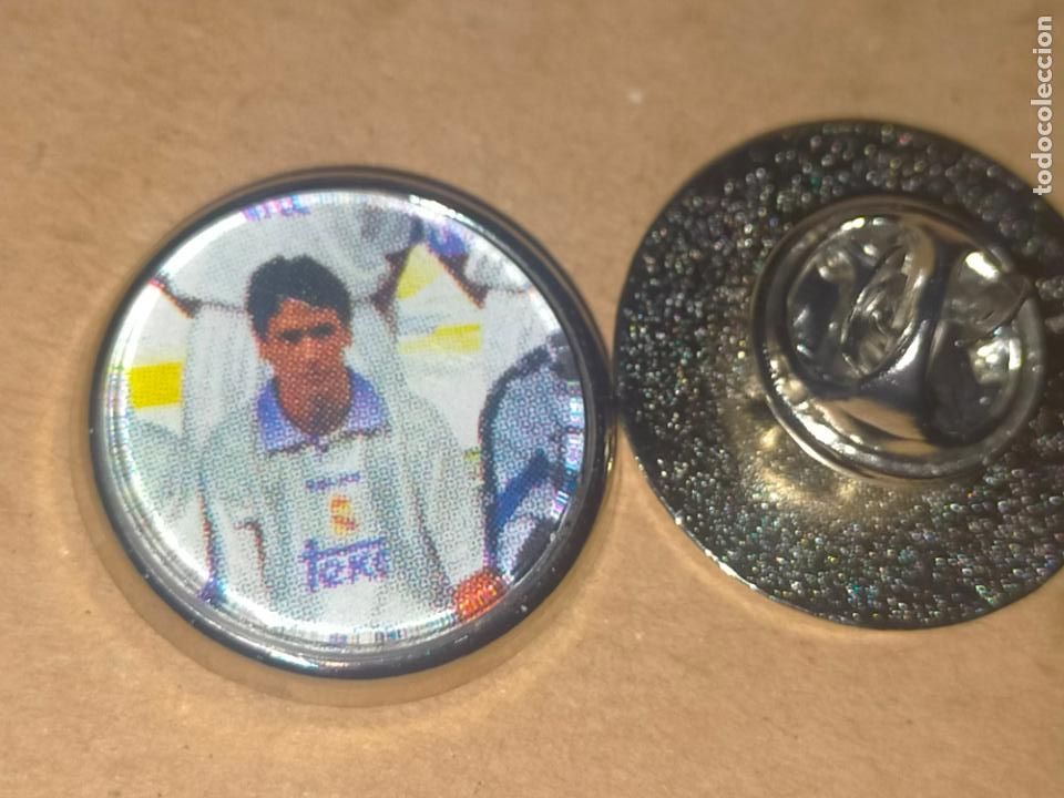 Pins e Spille di collezione: PIN REDONDO METAL - FUTBOL EQUIPO COMPONENTE O JUGADOR DEL REAL MADRID