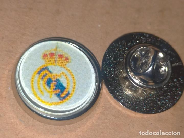 Pins e Spille di collezione: PIN REDONDO METAL - FUTBOL EQUIPO COMPONENTE O JUGADOR DEL REAL MADRID ESCUDO
