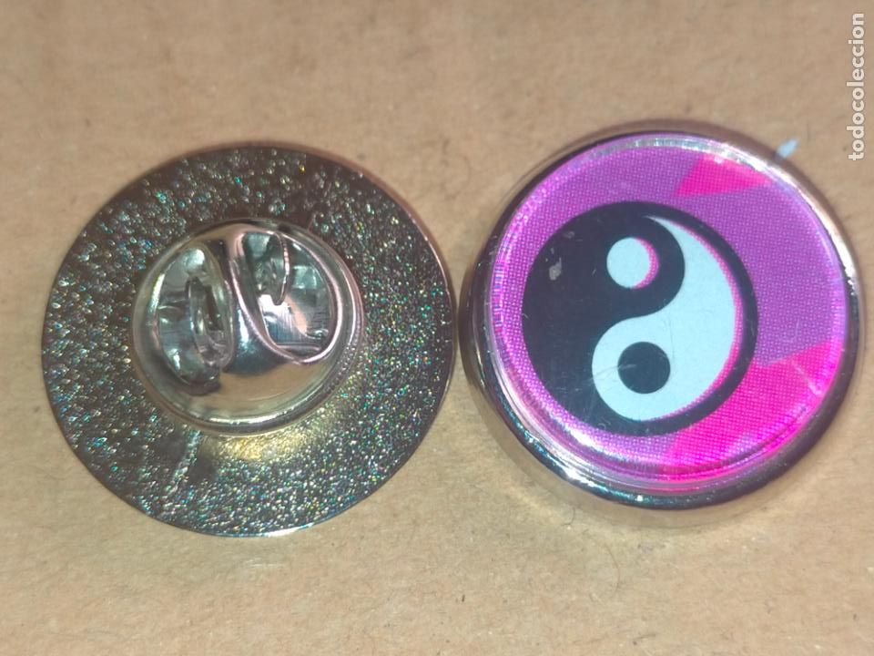 Pins de colecci&oacute;n: pin redondo metal - AMULETO SUERTE EL BIEN Y EL MAL - SIMBOLO DEL Yin y el Yang