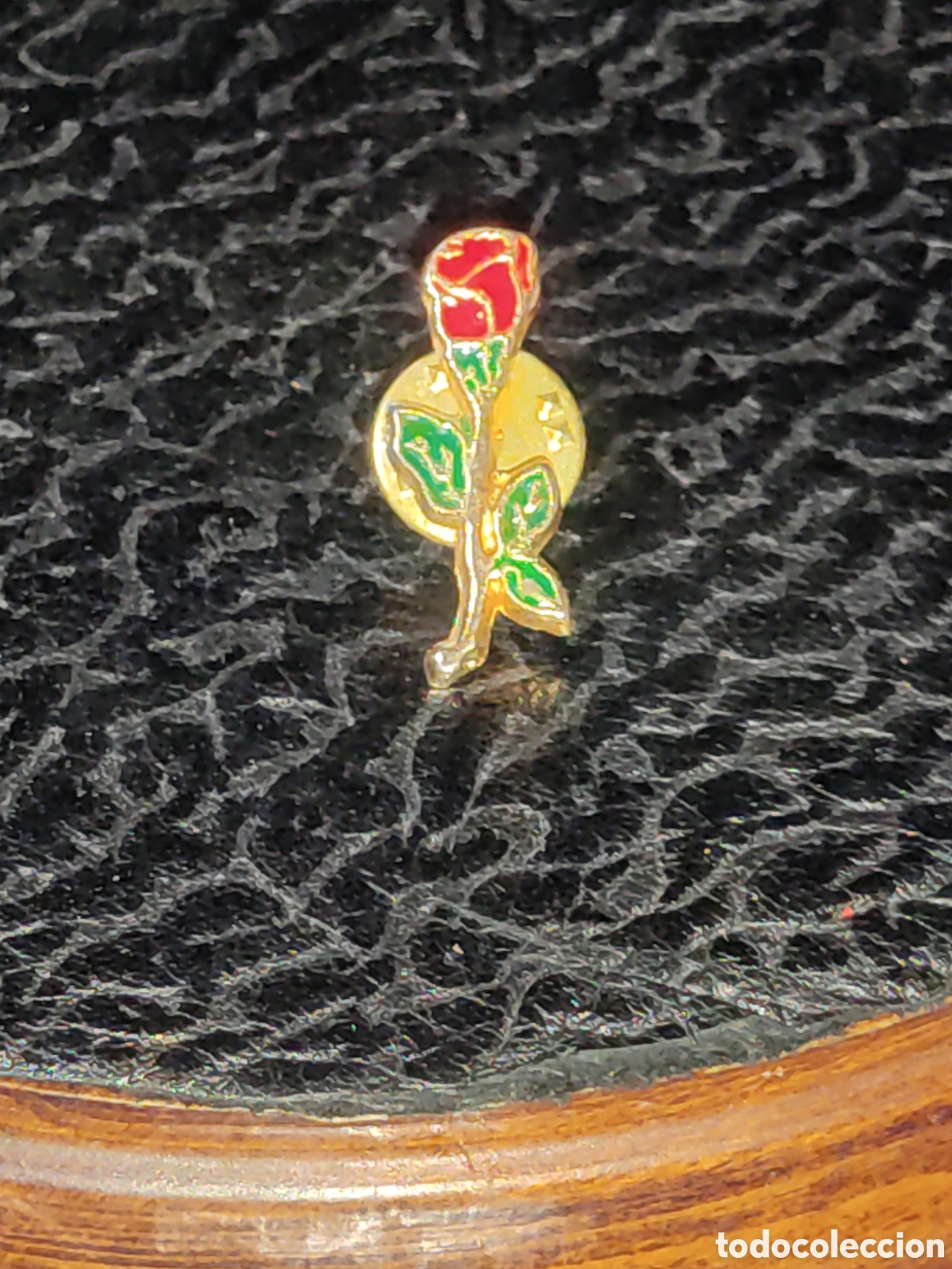 Pins de colecci&oacute;n: Pin rosa,flor. - Foto 1