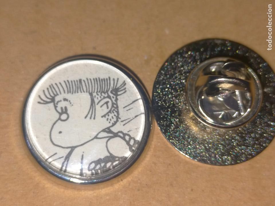 Pins de colecci&oacute;n: pin redondo metal - COMIC PERSONAJE DE MAFALDA