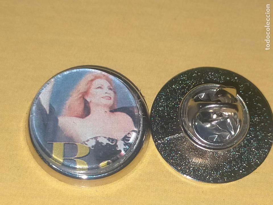 Pin's de collection: pin redondo metal - musica cantante grupo - rocio jurado