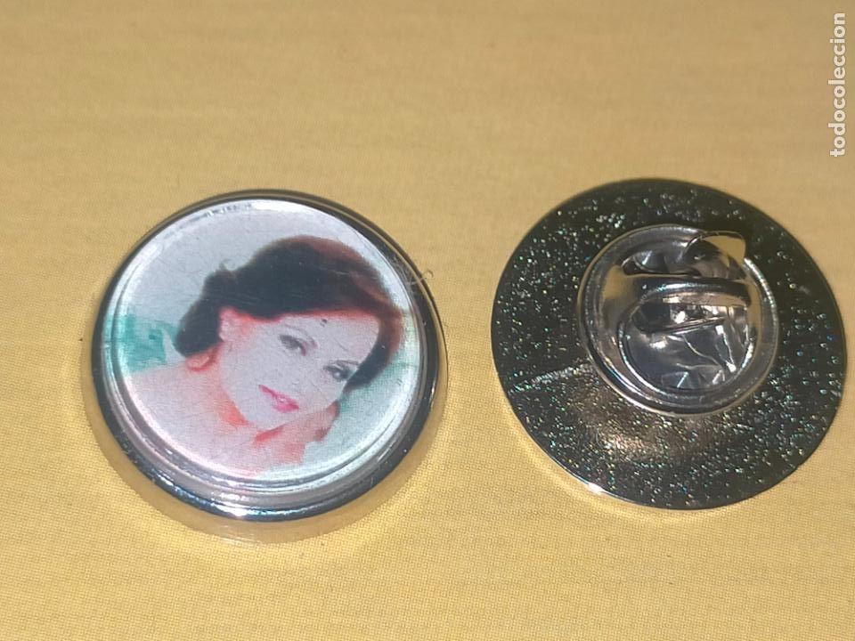 Sammlung von Pins: pin redondo metal - musica cantante grupo - rocio durcal