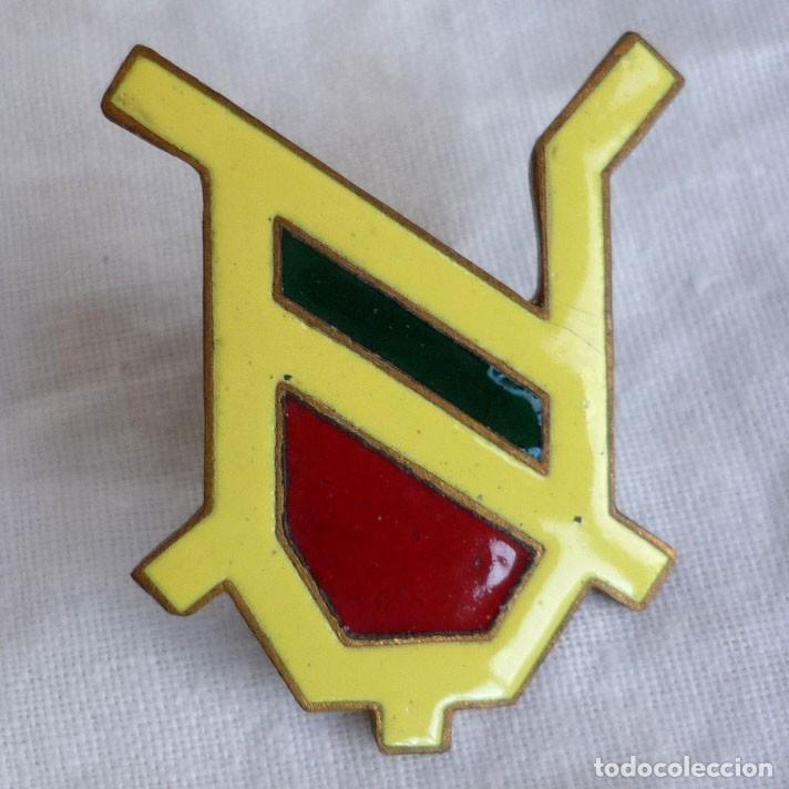 Pins e Spille di collezione: Antigua insignia met&aacute;lica lacada, hierro, marca de ganader&iacute;a