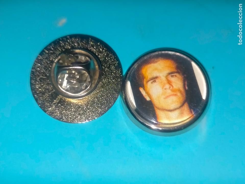 Pins e Spille di collezione: pin redondo metal - FUTBOL club deportivo Alav&eacute;s jugador plantilla