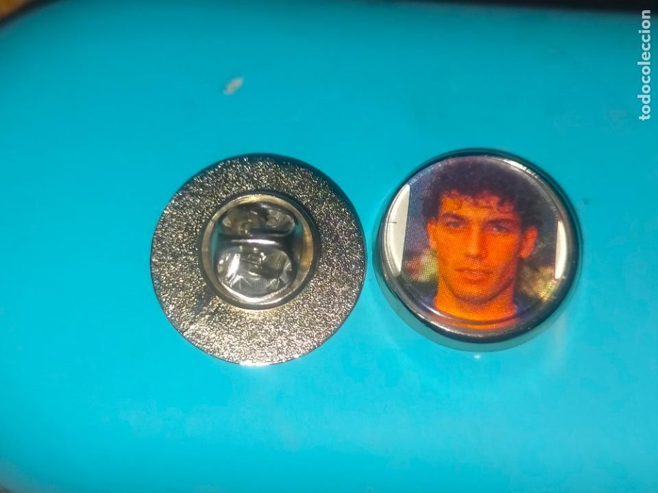Pins e Spille di collezione: pin redondo metal - FUTBOL club deportivo Alav&eacute;s jugador plantilla