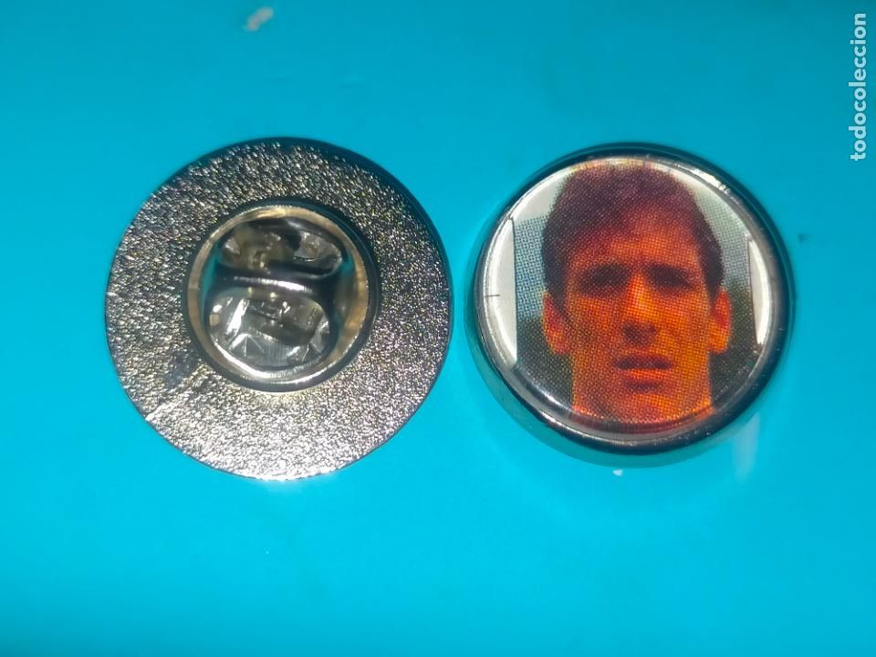 Sammlung von Pins: pin redondo metal - FUTBOL club deportivo Alav&eacute;s jugador plantilla