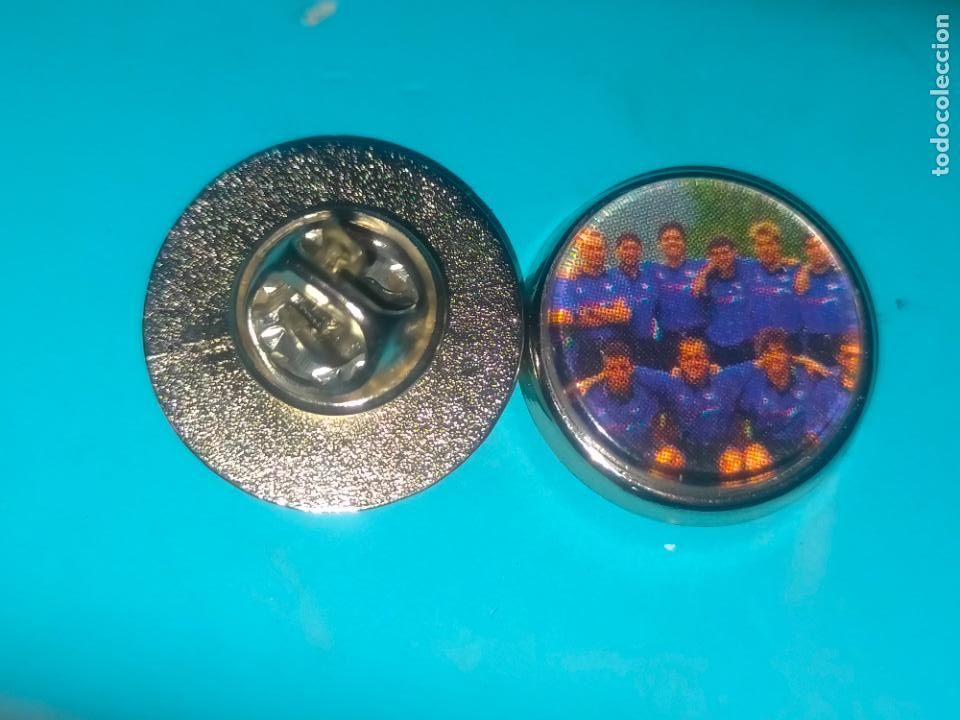 Pins e Spille di collezione: pin redondo metal - FUTBOL club deportivo Alav&eacute;s jugador plantilla