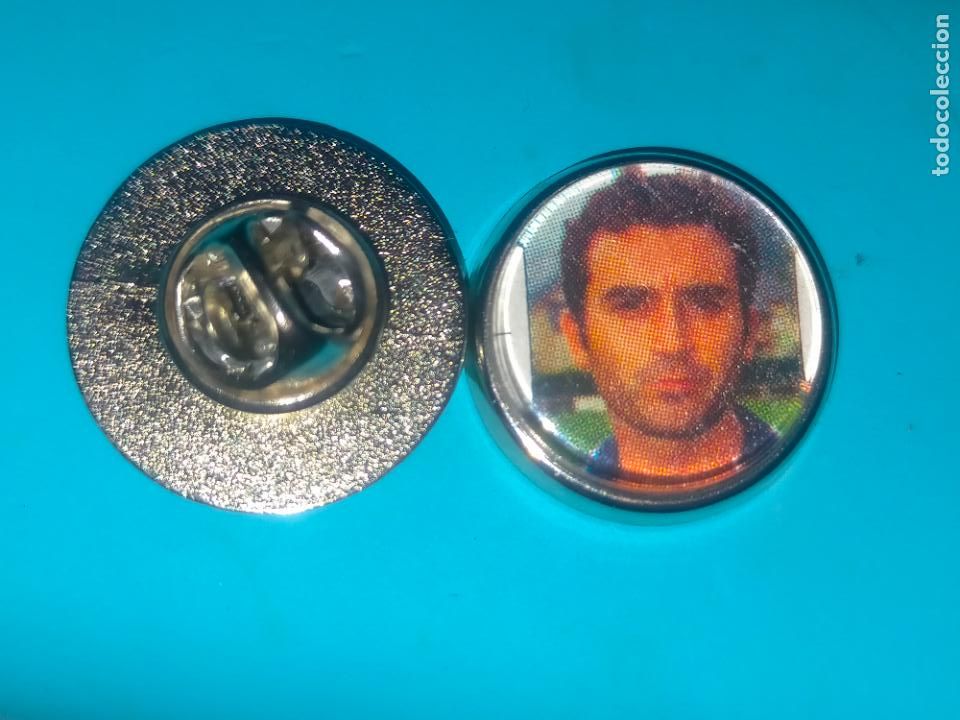 Collection pins: pin redondo metal - FUTBOL club deportivo Alav&eacute;s jugador plantilla